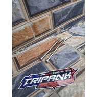 L bolt dynamo megapro and tiger revo stainlessTHE A2-70