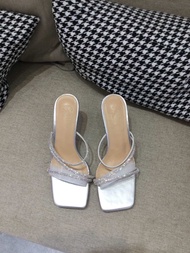 Buckle Me รองเท้าส้นเข้มสายเพชร หรูมาก สวยมาก เหมาะกับเดทที่สุด Star✨🎄 (พร้อมส่ง)