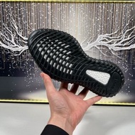 👟 實物相6色 Adidas Originals Yeezy Boost 350 V2 Black 黑滿天星  Size：36 36.5 37 38 38.5 39 40 40.5 41 42 42.