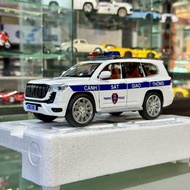 Mô hình xe Toyota Land Cruiser Prado độ CSGT có đèn còi hú tỉ lệ 1:24