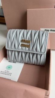 【100% 正品現貨】Miu Miu Matelassé 納帕皮革短銀包