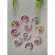 Moon-shaped wooden buttons