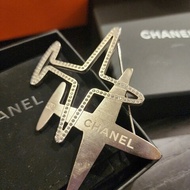 Chanel 飛機胸針