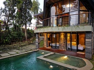 Villa 4-BR Klub Bunga No. 4 Batu Malang