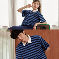 PIMNATTA Iya Polo Shirt เสื้อโปโลแขนสั้น พร้อมดีเทลป้ายชื่อแบรนด์
