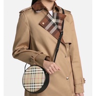 Burberry 經典格紋斜背圓餅包.黑邊