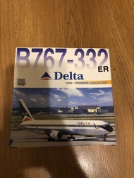 Delta 1/400 B767-332 飛機模型