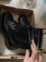 Dr Martens Air Wair 1460 Black 10072004 UK5 US7 EU38 黑色中筒皮boot 最classic 最經典 最signature