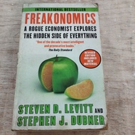 Used Book Freak Onomics A Rogue Economist Explores The Hidden Side Of Everything