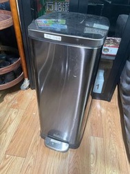 不鏽鋼腳踏垃圾桶