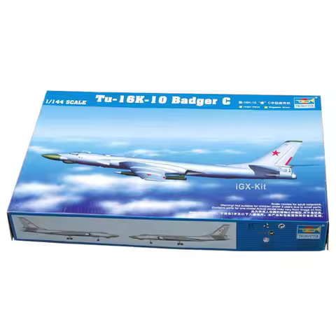 Trumpeter 03908 1/144 Russian Tu16 Tu-16K-10 Badger C Bomber Aircraft Handcraft Assembly Plastic Gif
