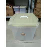 PRELOVED - Claris 1058 43 Liter Plastic Container Box with Handle Q-bic / Qbic Box Storage Box