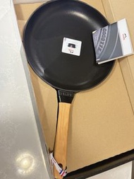 ［全新未用過］Staub 木柄鑄鐵平底煎鍋 28cm
