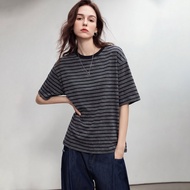 DME | เสื้อยืดคอปกสีพื้นลายขวาง แขนสามส่วนใส่สบายหลวม