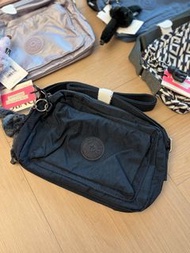Kipling 多層隨身斜背包 型號 : Abanu M  Black Noir 霧黑色