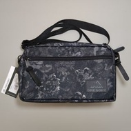 ✅消費券 GREGORY PADDED SHOULDER POUCH M 黑花【現貨36小時內寄出】