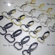 2.5 cm thick hook ordered by Alifana