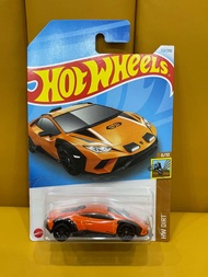 Xe mô hình đồ chơi Hotwheels cơ bản 1:64 - Lamborghini Huracan Sterrato