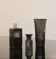 Tom Ford Oud Wood Set TF湯姆福特烏木沉香全身香氛三件套 配禮袋 內含:烏木沉香身體乳150ml+烏木沉香沐浴露250ml+烏木沉香香水7.5ml