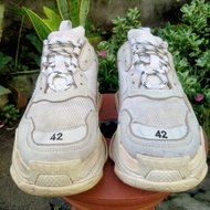 Sepatu Second Brand Bal*nciaga Size 42