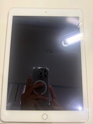 iPad Air 2 16GB金色二手便宜售！