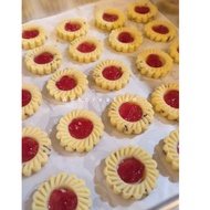 Homemade/Eggless/Biskut Strawberry Jem Tart