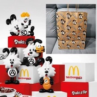 現貨 (連Vick印花紙袋) 麥當勞 Vick Verdy McDonald's McDonald 全球 limited edition 限量珍藏 Figure 潮物 藝術家