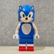 Lego minifigure SON024 Sonic the Hedgehog Light Nougat Face and Arms, Grin to Left (76997)