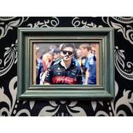 F1 Zhou Guanyu Autographed/Autographed Photo (Installed) ​F1 Alpha Romeo Live Photo ​Non-Commerciall