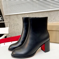 Short boots, calfskin, height 4 inches (12cm), fabric: grainy cowhide, lining: sheepskin, outsole: r