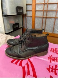 「 二手鞋 」 DIANA 女版皮革休閒鞋 24cm（黑）4