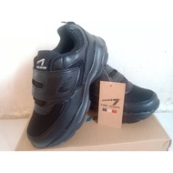 LINE 7 1110A BLACK SCHOOL SHOES / KASUT SEKOLAH LINE 7