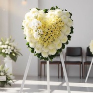 格蘭花店 - 心型花圈 (玫瑰、大波菊、蝴蝶蘭及其他襯花) [FHW002] 喪禮 殯儀 告別式 追思會