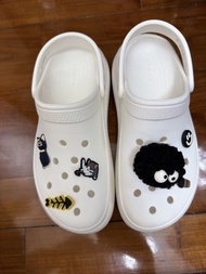 正版  白色Crocs厚底拖鞋連可愛鞋扣