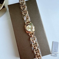 Gosasa Women's Luxury Fashion Watch Square  ทรงเดียวกับ Gucci Vintage  ตัวเรือน สีทอง หน้าปัด สีทอง 