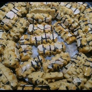 ready stock kue kering sandy cookies (label hijau) 250gr - nastar - almond butter