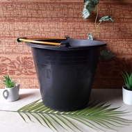 Ember Hitam sedang 30L