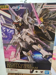 超合金 MIGHTY STRIKE FREEDOM GUNDAM