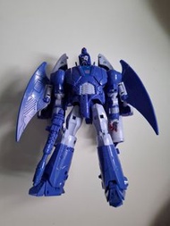 Hasbro 變形金剛Studio Series 86 系列的Voyager 級Scourge，狂飆（Cyclonus）。