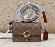 สินค้ารับประกันแท้💯 น่ารัก หนังแก้ว New shop Studio 12 Leather Micro Crossbody Bag CH786