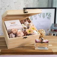 Simply Hamper Flower & Perfume | Flirty Señorita : Gerbera, Eustoma, Hydrangea & Ferragamo Signorina