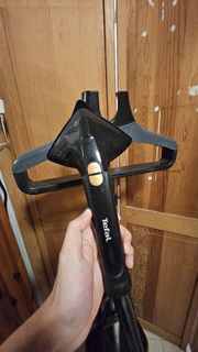 Tefal 直立式蒸氣熨斗，可伸縮改變高度