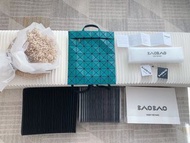 Issey Miyake    三宅一生｜BAOBAO  新品推出符合潮流審美，男女均可，旅行必備，包口和内袋都有拉鍊，JET扁平背包，BB73-AG691（日本原产），多色可選， size-40X3