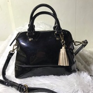 Shoopen Alma hitam sling bag top handle glossy