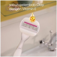 Gillette Venus Comfortglide Women's Shaver, 4 Refills