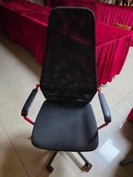 黑色網布辦公椅