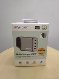 全新 Verbatim 100W GaN 充電器