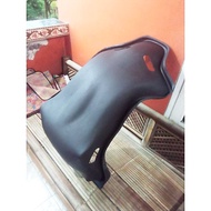 Universal bucket seat