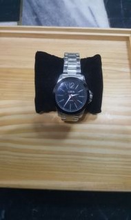 LOBOR 手錶.目前不走。買的人先換電池看看。售後不退。