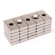 White magnet 30x10x5mm 5mm hole